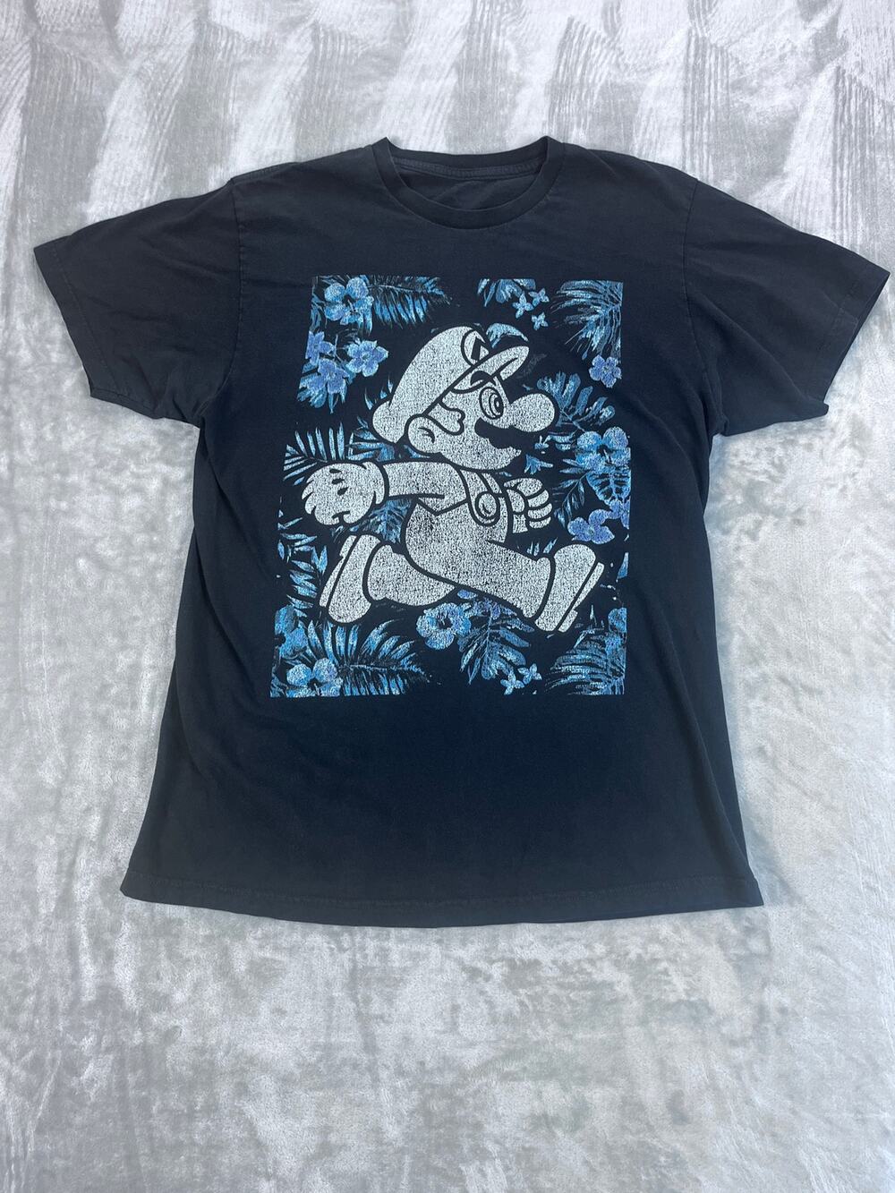 Super Mario Tropical Floral Graphic Tee Medium Black